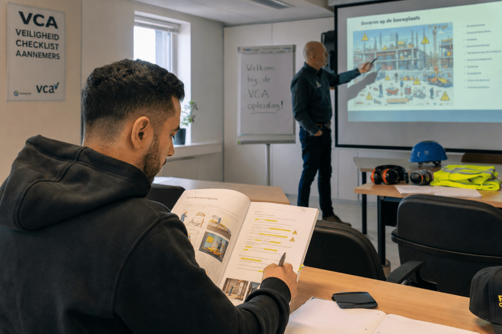 Kan je een VCA opleiding volgen zonder technische achtergrond of werkervaring, en hoe haalbaar is het examen&nbsp;dan?